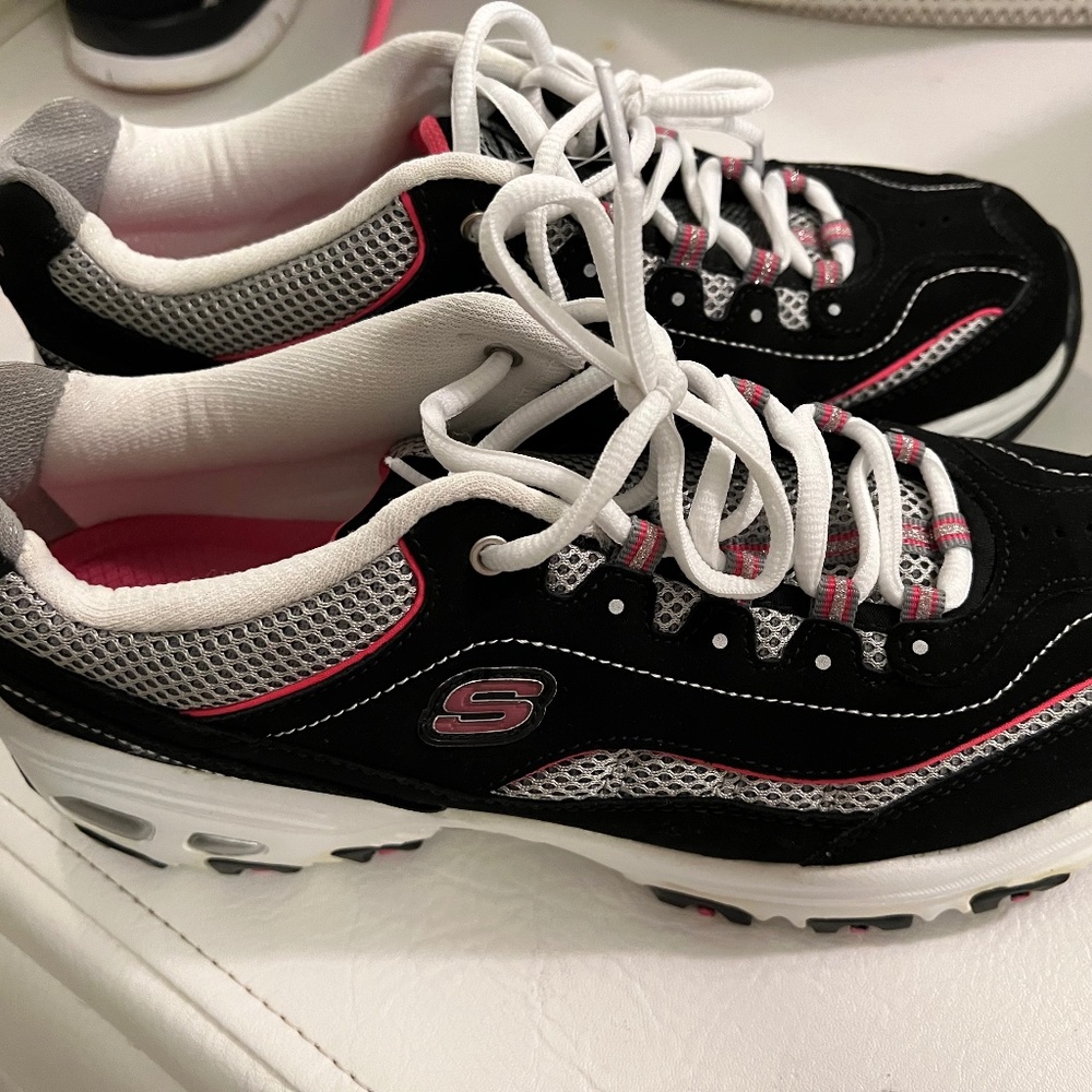 Sketchers Memory Foam Sneakers (size 10, like new)